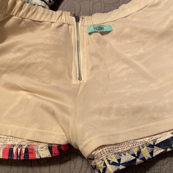 Karlie short/top set sz large worn twice - Picture 9 of 10